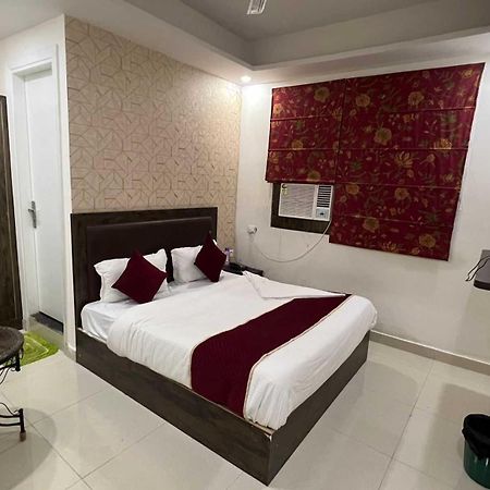 Hotel O Alpha Stay Neu-Delhi Exterior foto
